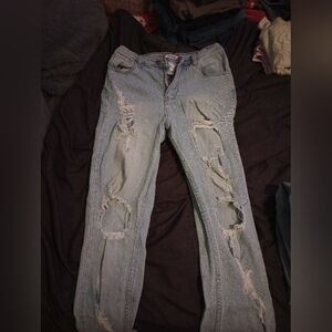 Light wash ripped skinny jeans
